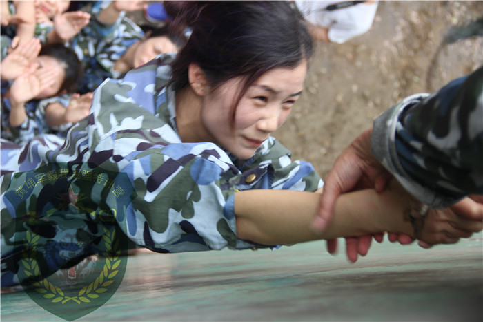 汴禧集團(tuán)61人由廣州拓展培訓(xùn)公司負(fù)責(zé)進(jìn)行四天拓展訓(xùn)練