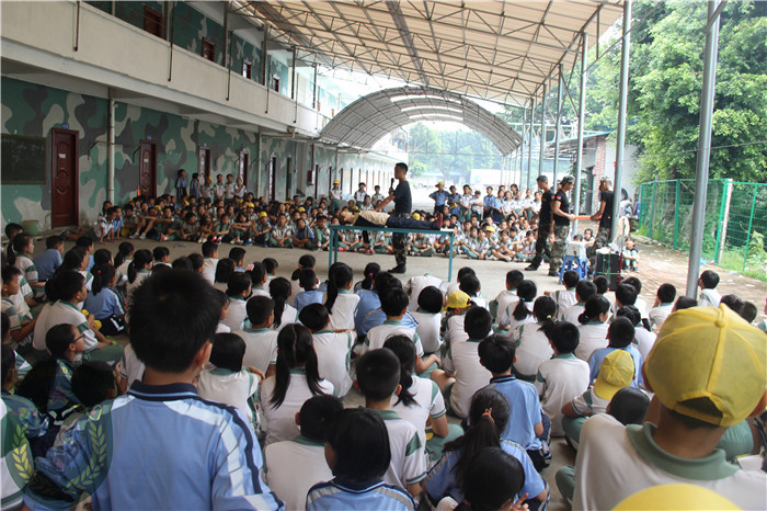 東莞香市小學(xué)三、四年級(jí)853人到黃埔軍事拓展訓(xùn)練基地進(jìn)行社會(huì)實(shí)踐